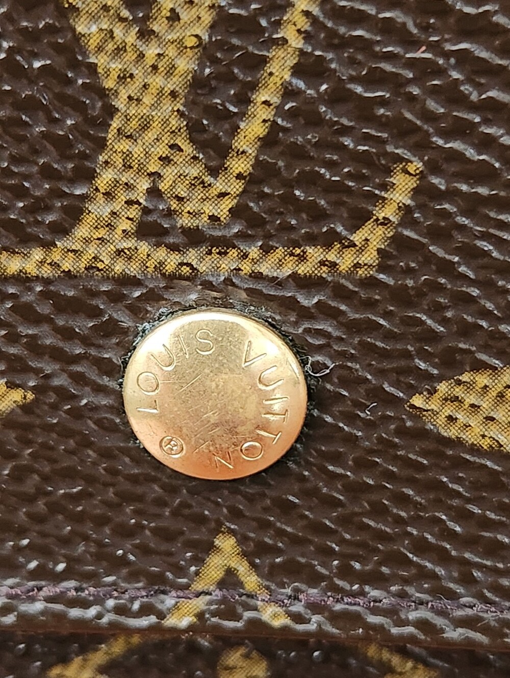 Louis Vuitton Vintage Monogram Elise Wallet - Picture 5 of 12